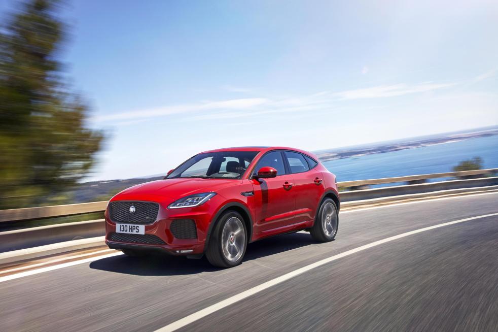 1413642_JAG_EPACE_18MY_FirstEdition_OnroadDynamic_130717_02_HERO
