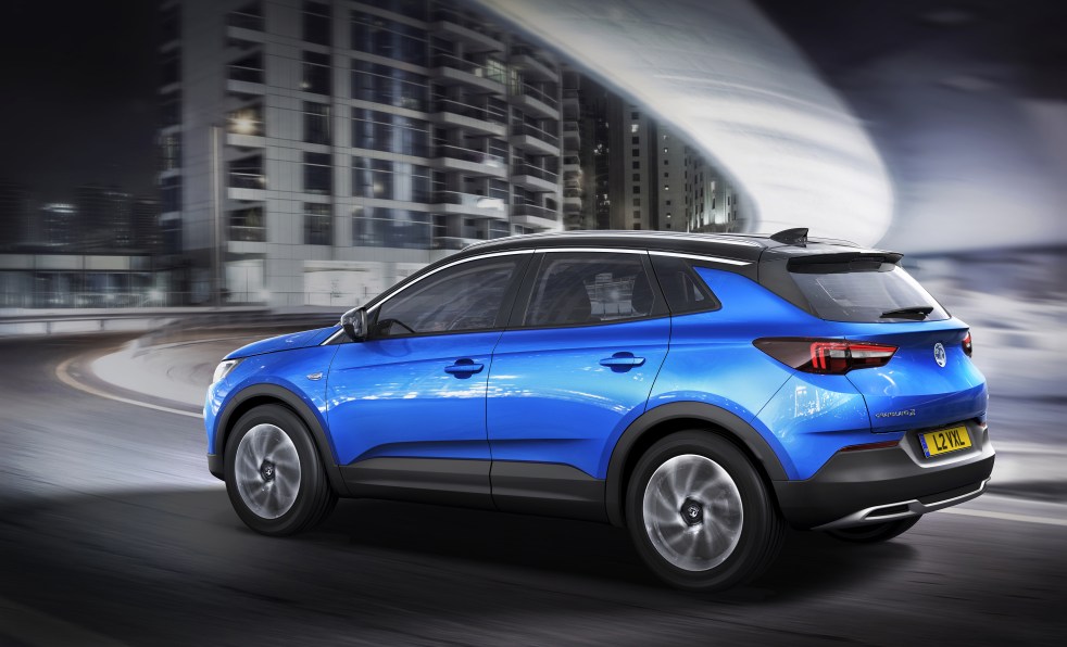 Stylish, practical, safe. The new Vauxhall Grandland X shows the way with its innovative assistance systems