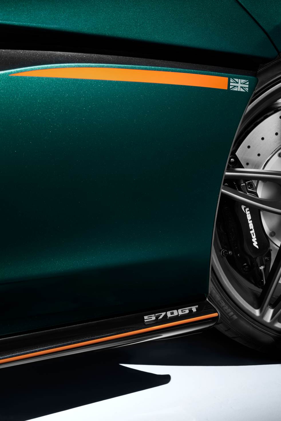 MSO McLaren 570GT in XP Green 3