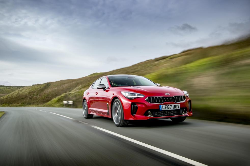 1477074_Kia Stinger GTS red_019