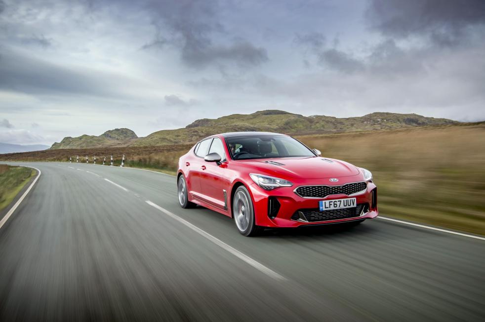 1477088_Kia Stinger GTS red_021