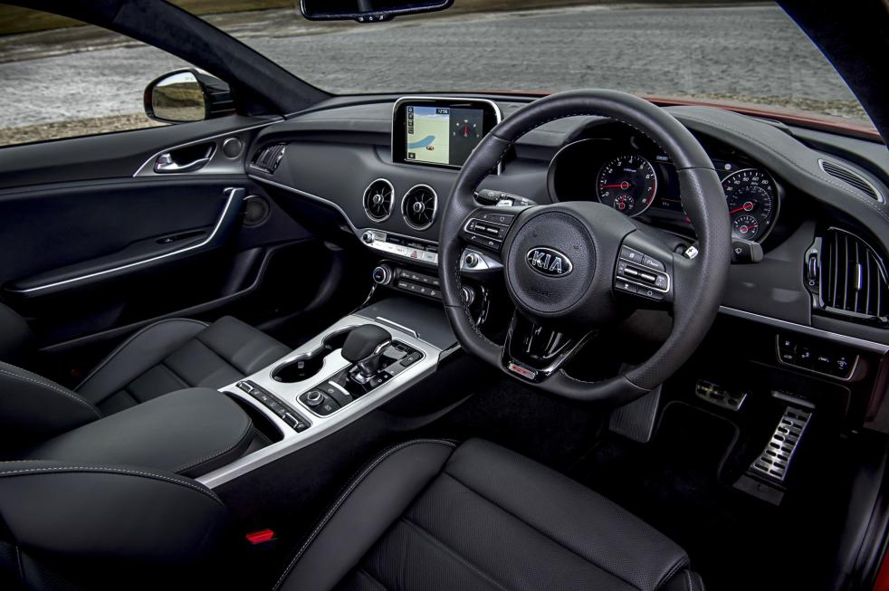 1477276_Kia Stinger GTS red_072