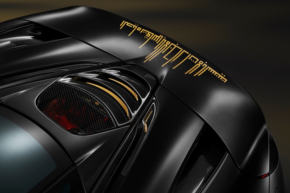 720S Dubai-on grey gold-6