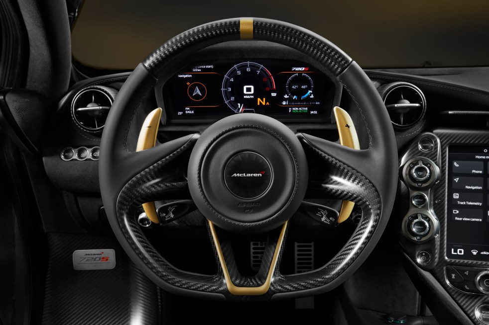 720S Dubai-on grey gold-8