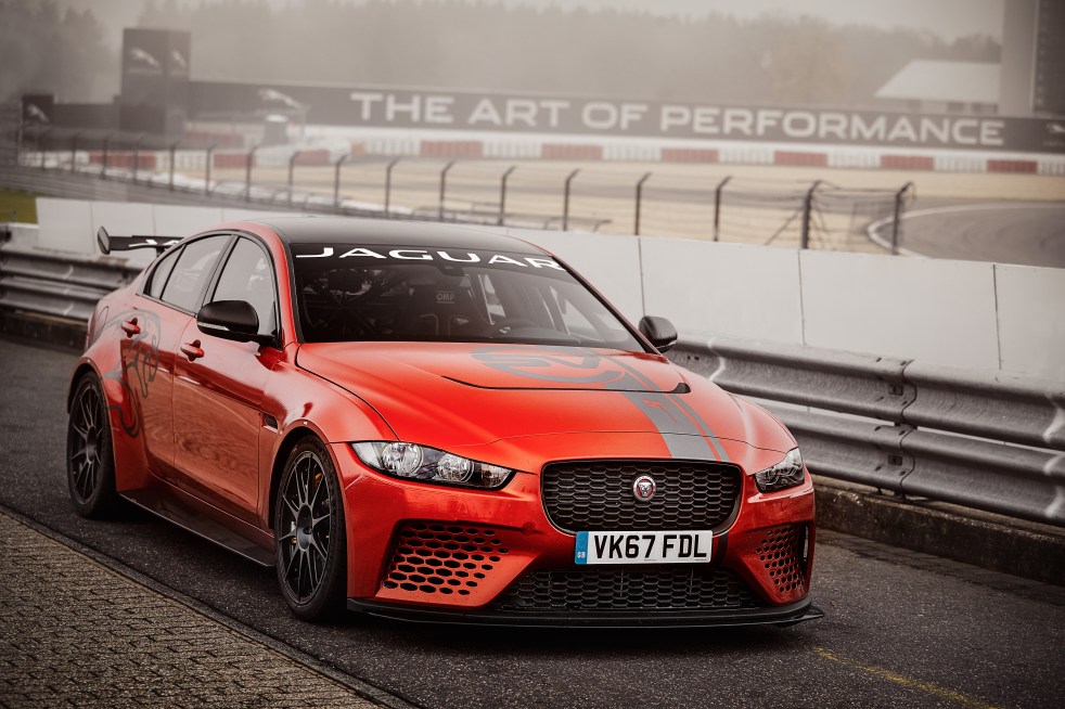 J_SVO_XE_SV_Project8_19MY_Nurburgring_record_lap_281117_05