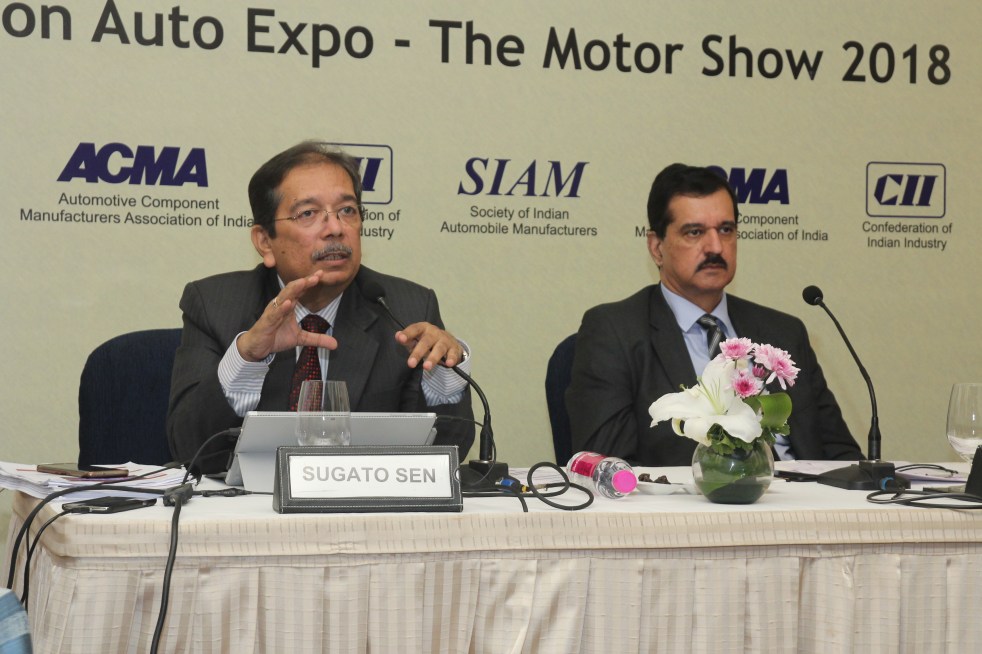 (L to R) Sugato Sen, Deputy Director General, SIAM &amp; Arun Malhotra, Chairman, SIAM Trade Fair Group