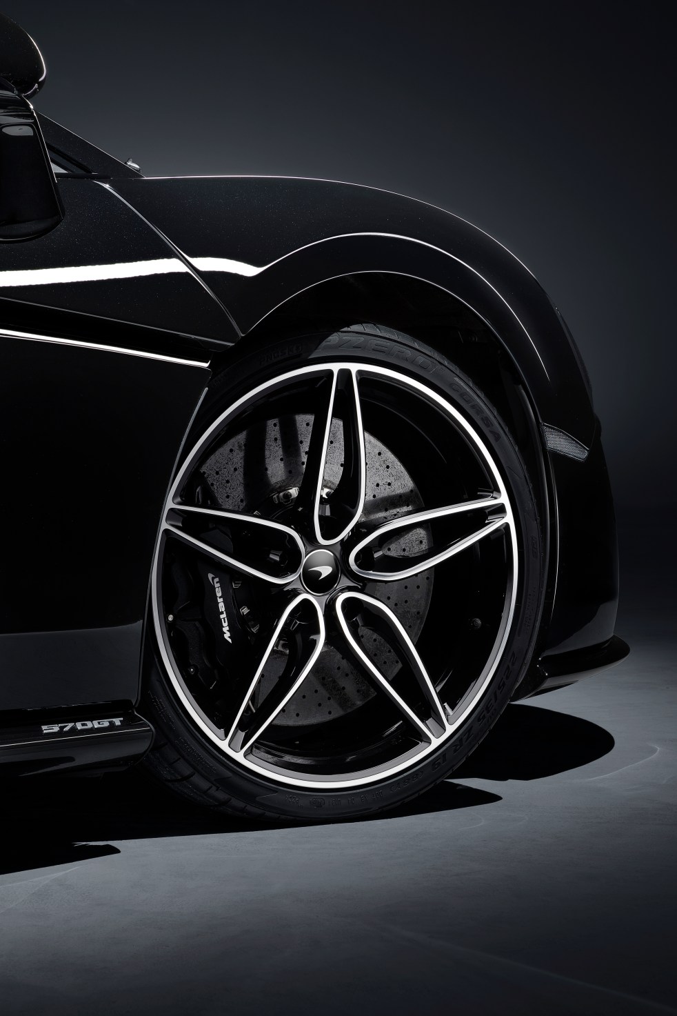 MSO 570GT Black Collection-07