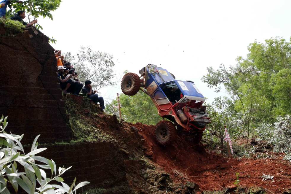 A glimpse of the action at Special Stages 6-9 on Day 3 of ISUZU RFC India 2018 (Image 1)