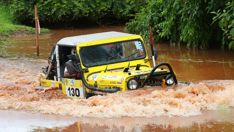 Indians-wrest-the-cup-from-the-Malaysians-to-win-Force-Gurkha-RFC-India-2016-Report-Joshua-David-Luther--Photography-Afsar-Baig-3-453
