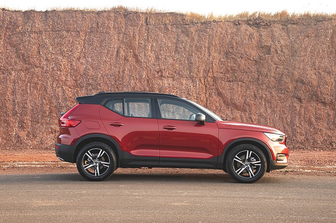 Volvo_XC40 T4 R-Design